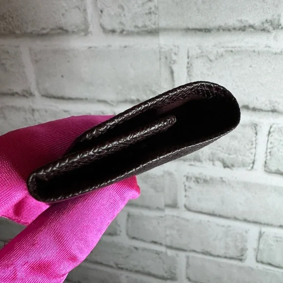 LOUIS VUITTON BORDEAUX COWHIDE LEATHER CUFFLINK POUCH IN UNUSED
AS NEW CONDITION - Picture 5 of 12